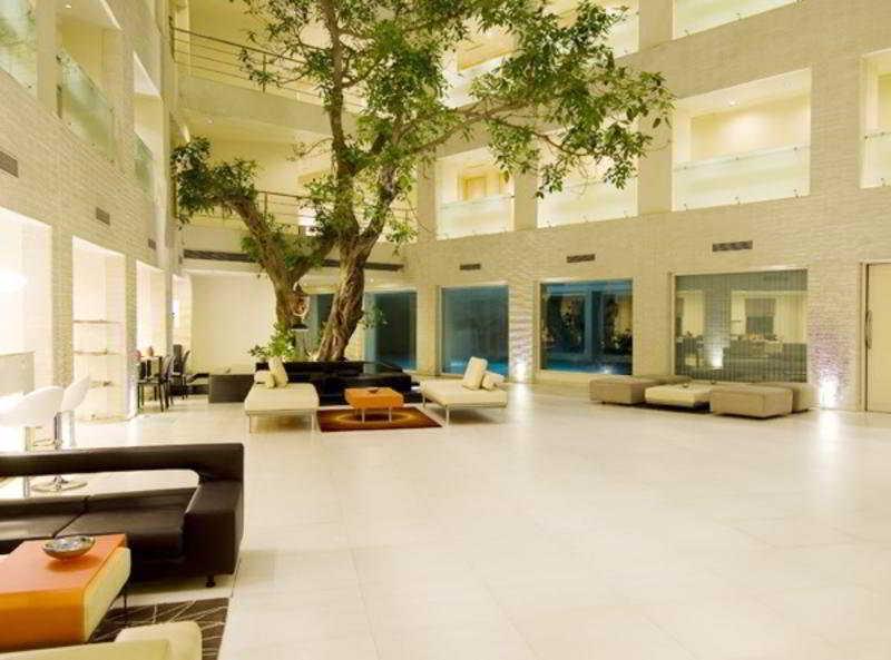 Avalon Courtyard 4* New Delhi