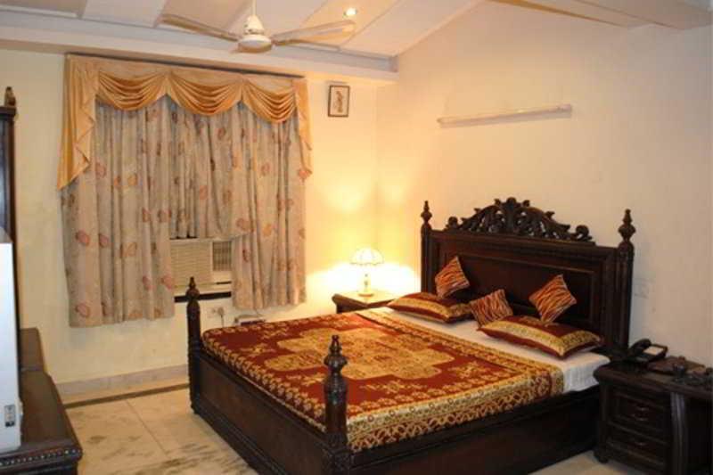 Vishal Heritage 3*