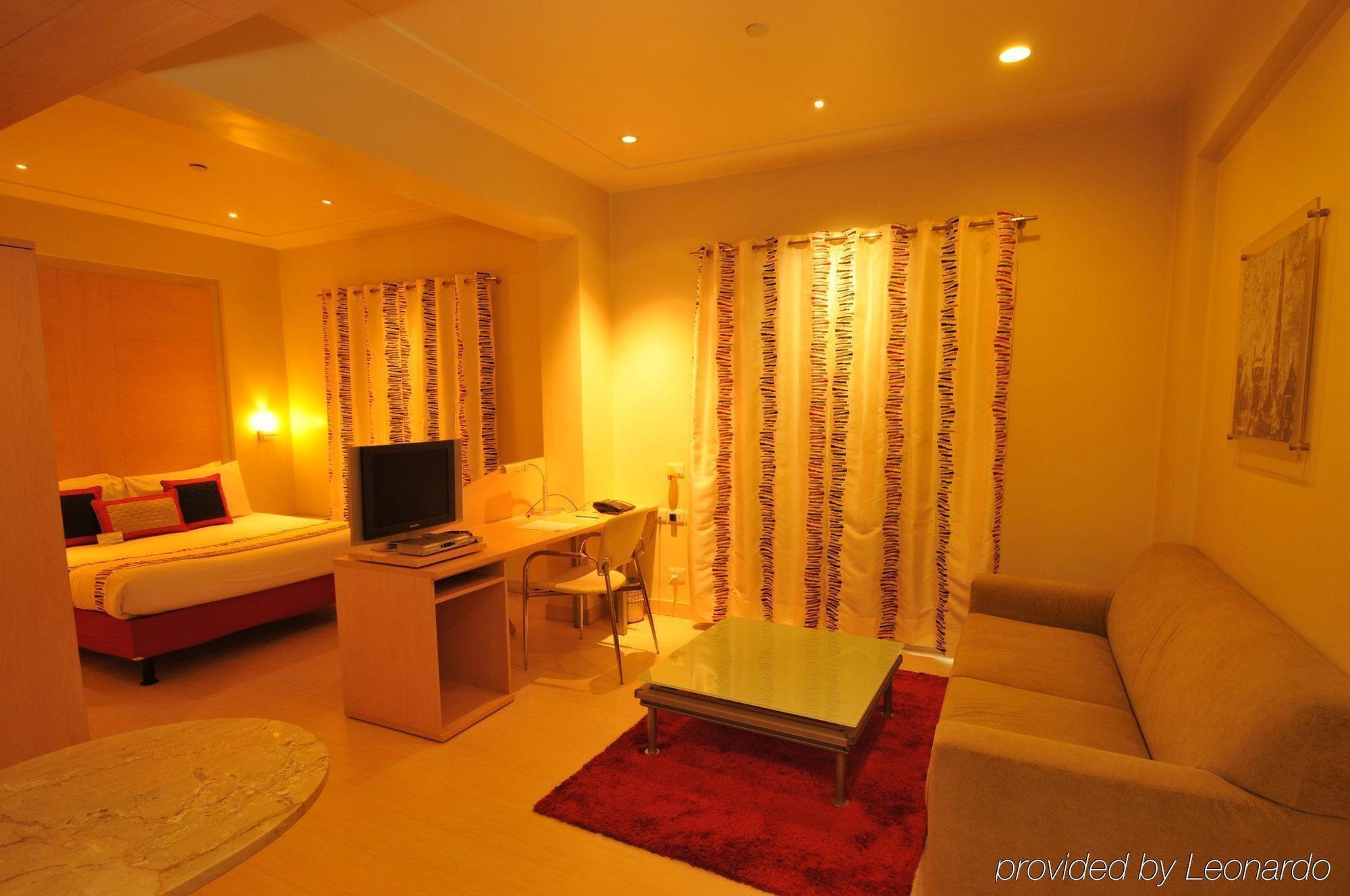 Avalon Courtyard Hotel