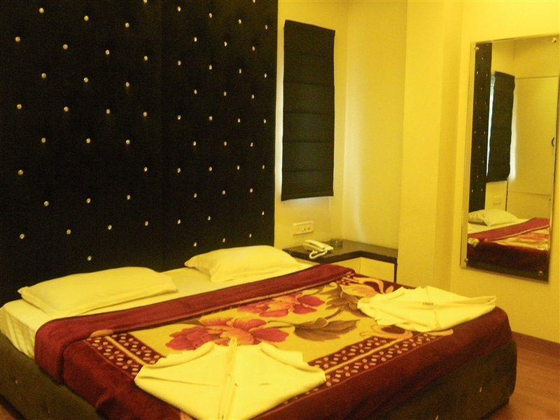 Cosmo - Karol Bagh Hotel
