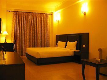 The Class, Delhi Airport 3*