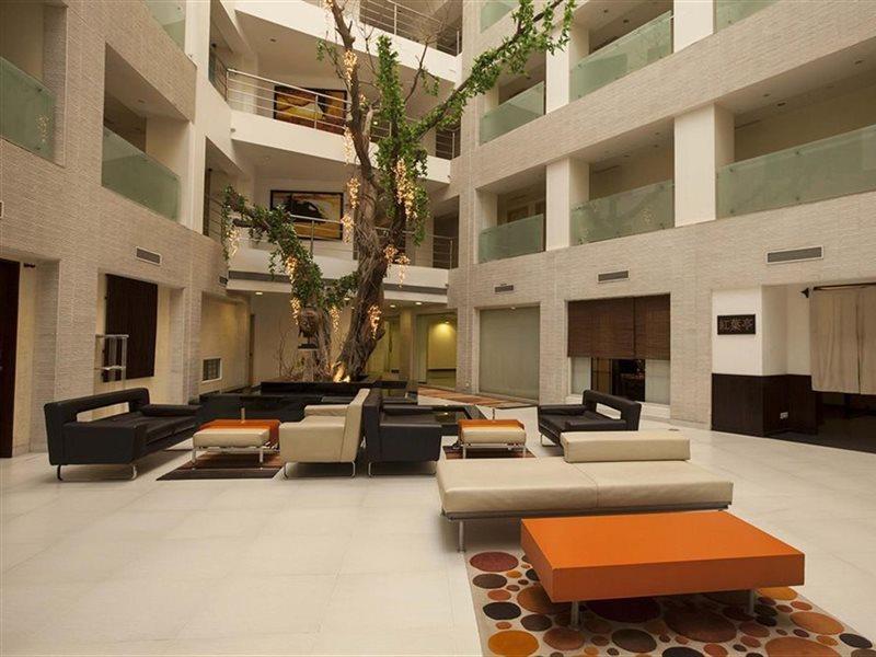 Avalon Courtyard