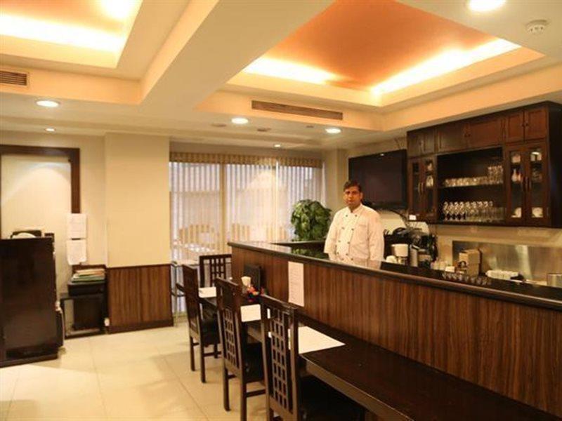 Hotel Avalon Courtyard New Delhi