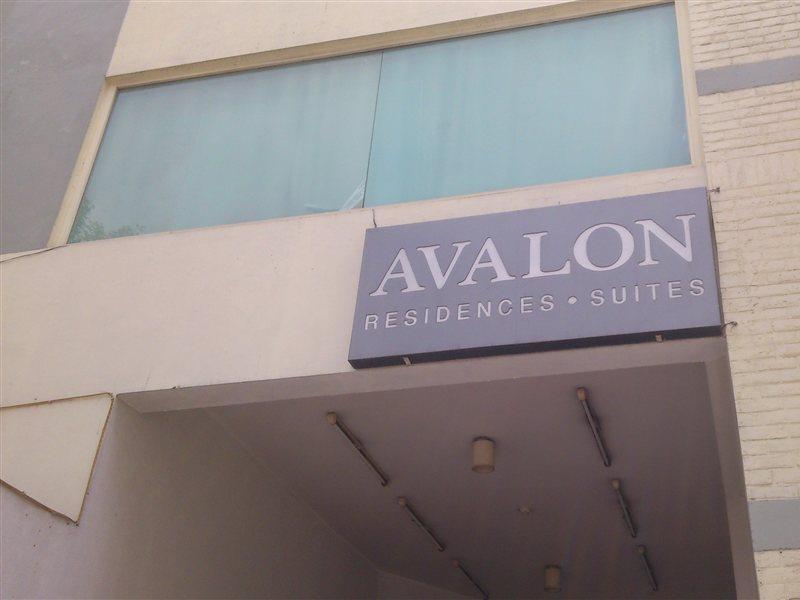 Hotel Avalon Courtyard