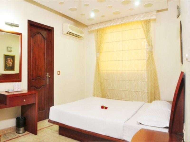 Hotel Suncity 3*