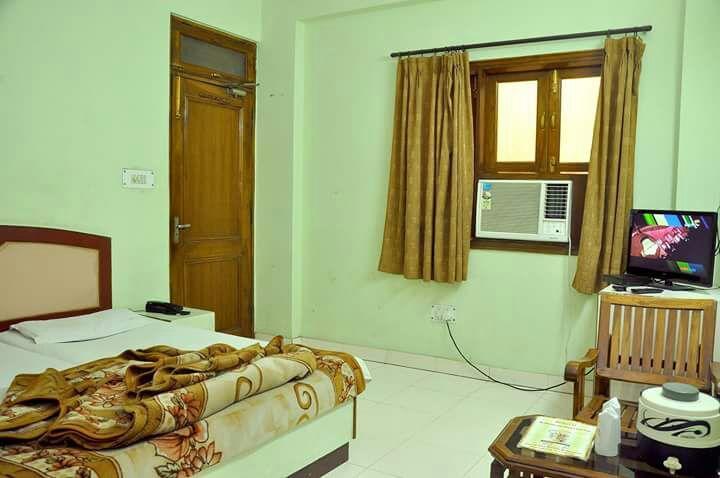 Hotel Adb Crystal Deluxe New Delhi
