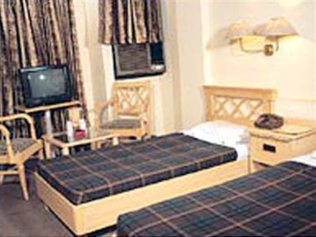 The Crest Hotel 3*