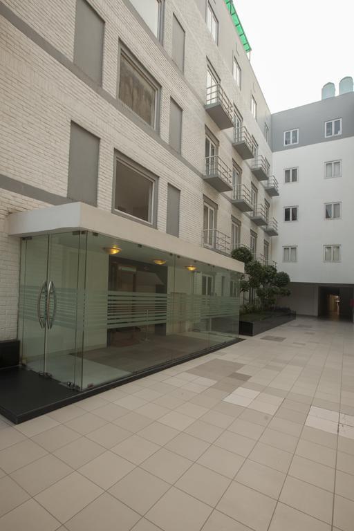 Avalon Courtyard Hotel