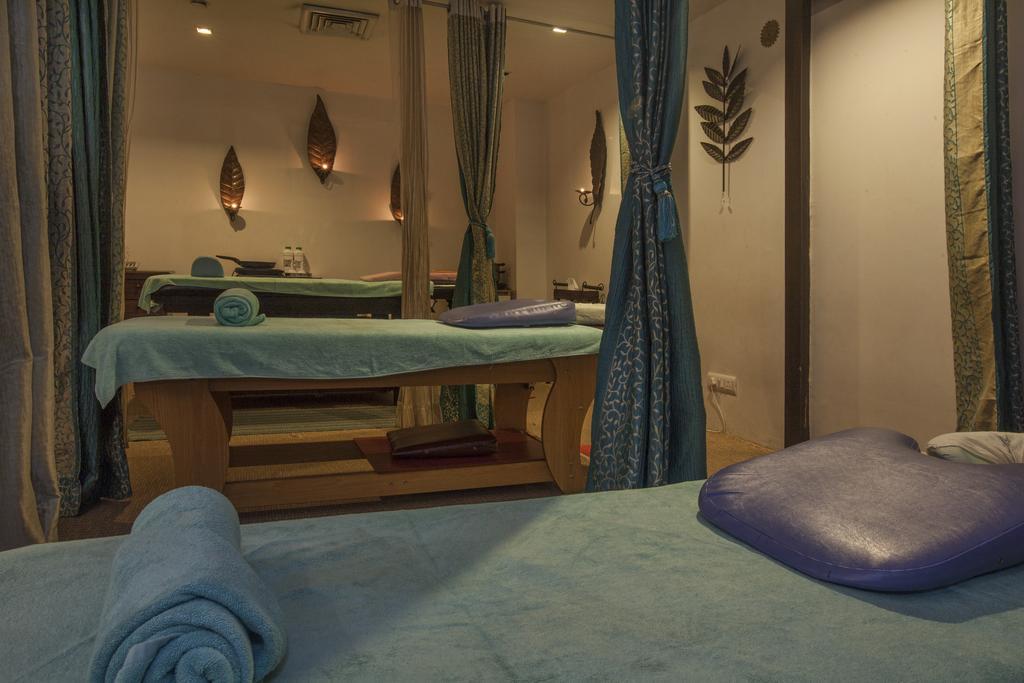 Avalon Courtyard 4*