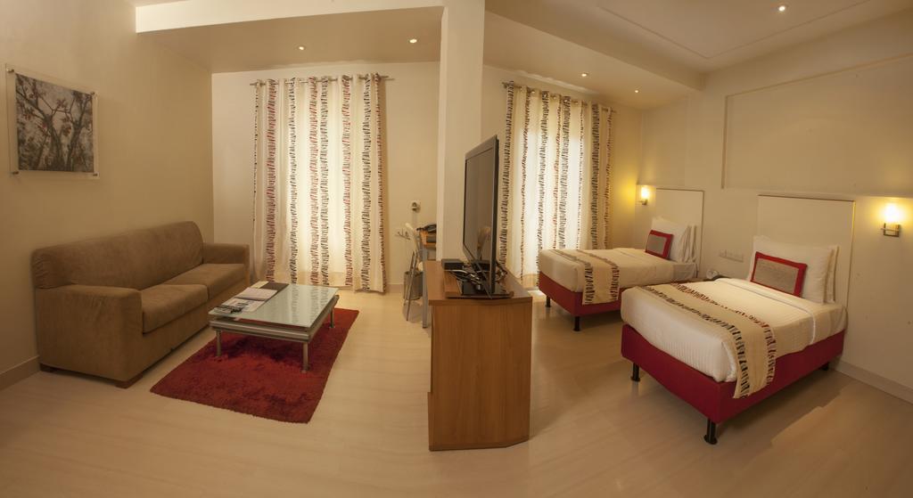 Avalon Courtyard Hotel 4*