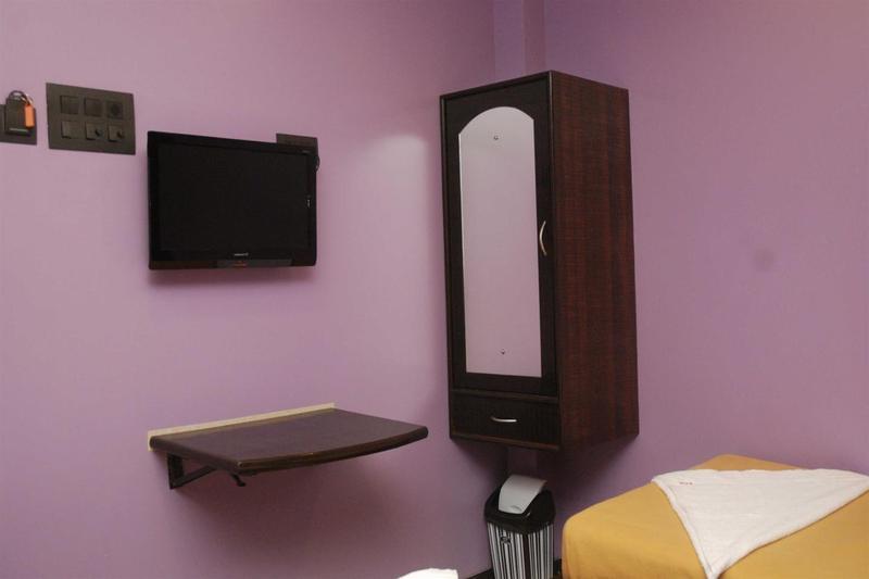 Hotel Cosmo - Karol Bagh