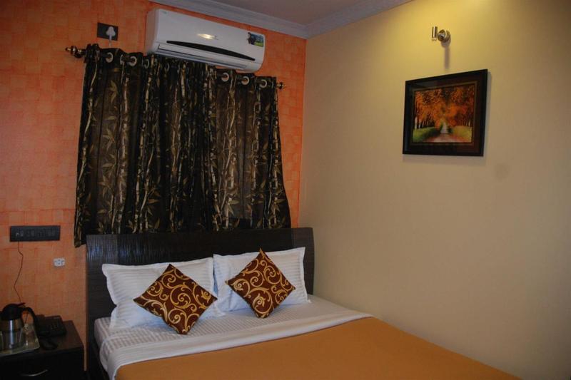 Cosmo - Karol Bagh Hotel