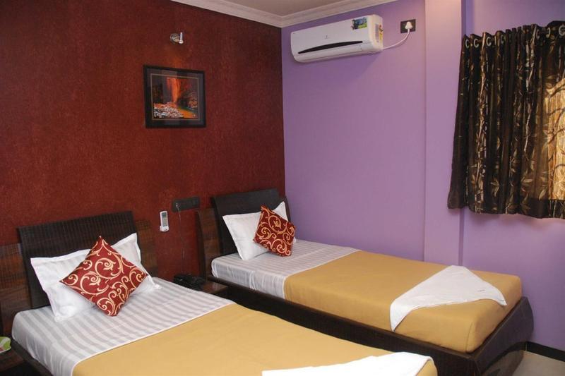 Cosmo - Karol Bagh 3*