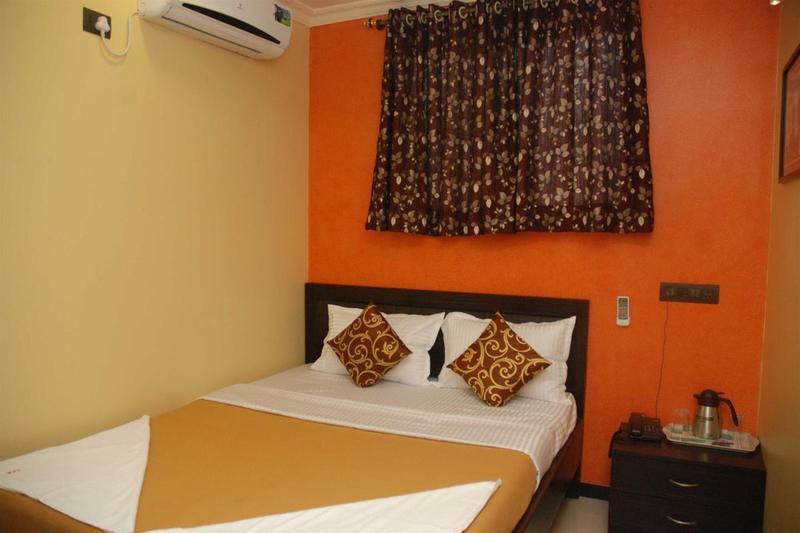 Cosmo - Karol Bagh Hotel 3*