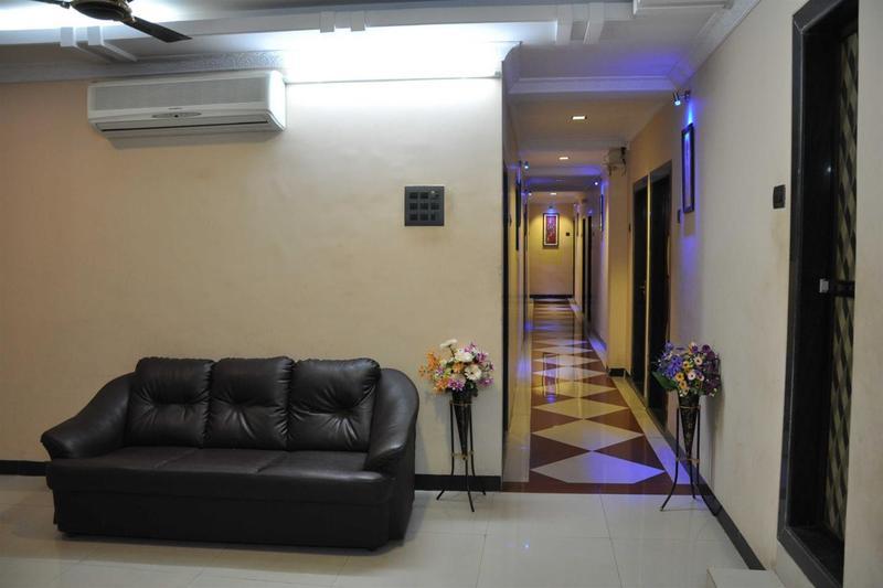 Hotel Cosmo - Karol Bagh