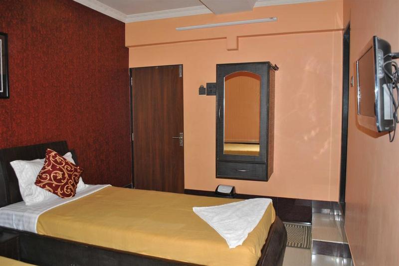 Cosmo - Karol Bagh Hotel