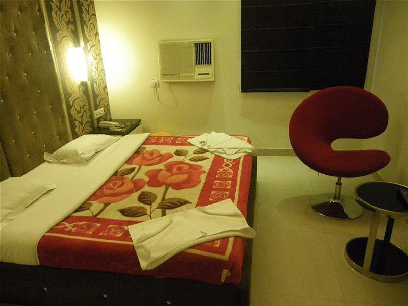 Cosmo - Karol Bagh Hotel 3*