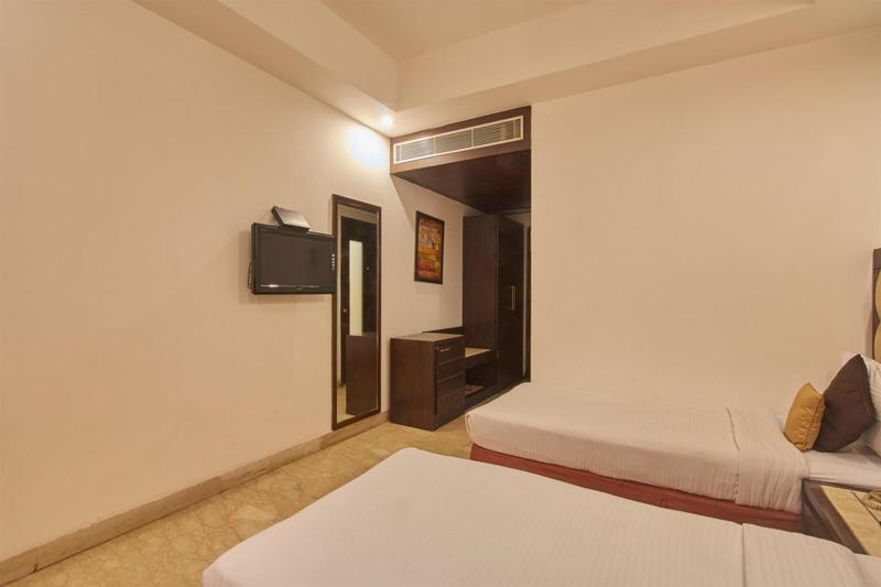 Livasa Near Blk Hospital Hotel