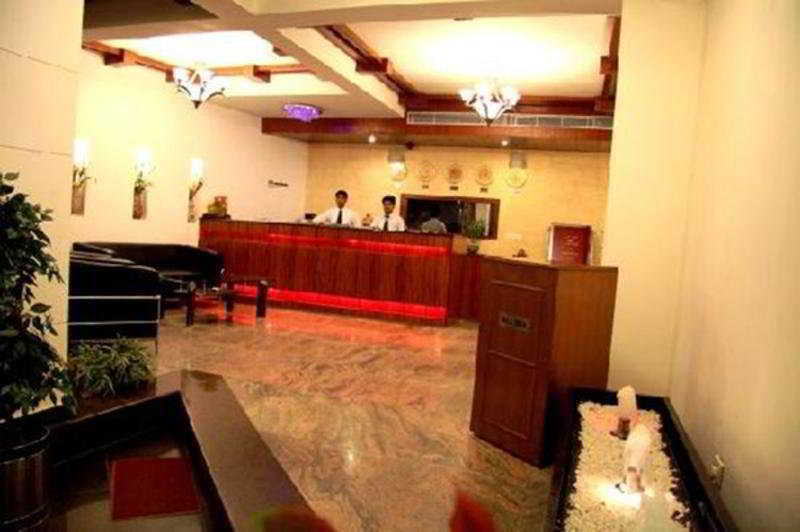 Airport Le Seasons Hotel 4*