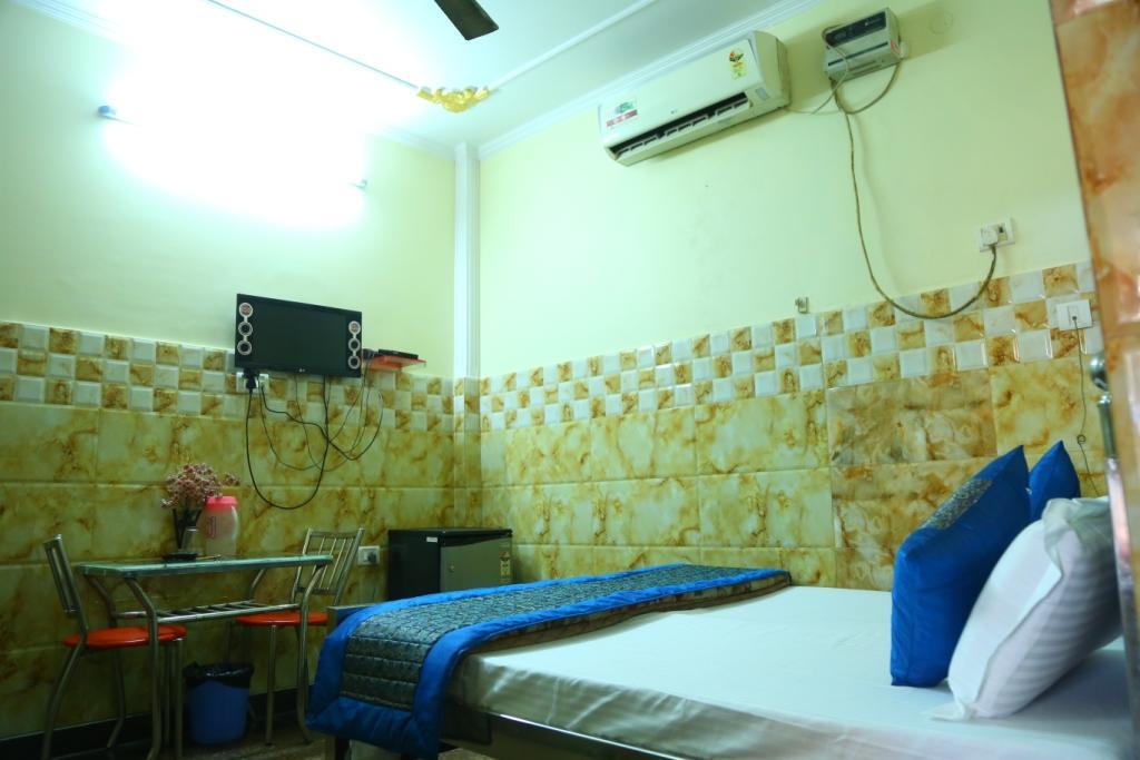 Ayesha Palace * Delhi (National Capital Territory of India)