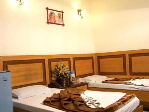 O Paharganj Near Railway Station Formerly Chand Palace Hotel