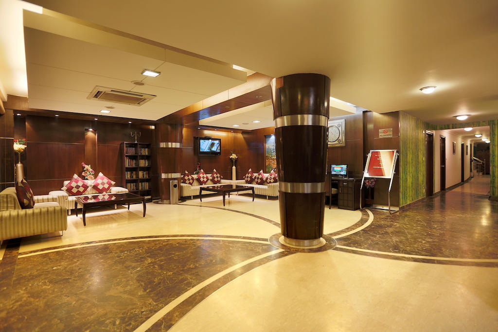 The Class, Delhi Airport