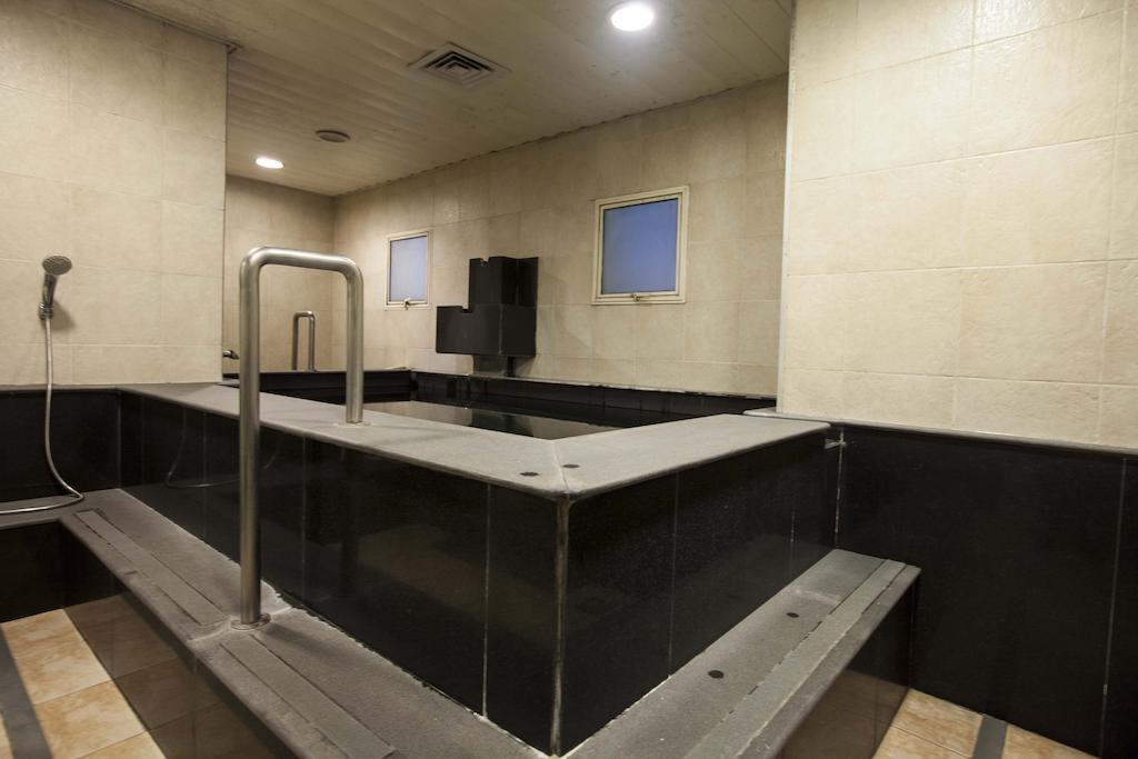 Avalon Courtyard Hotel 4*