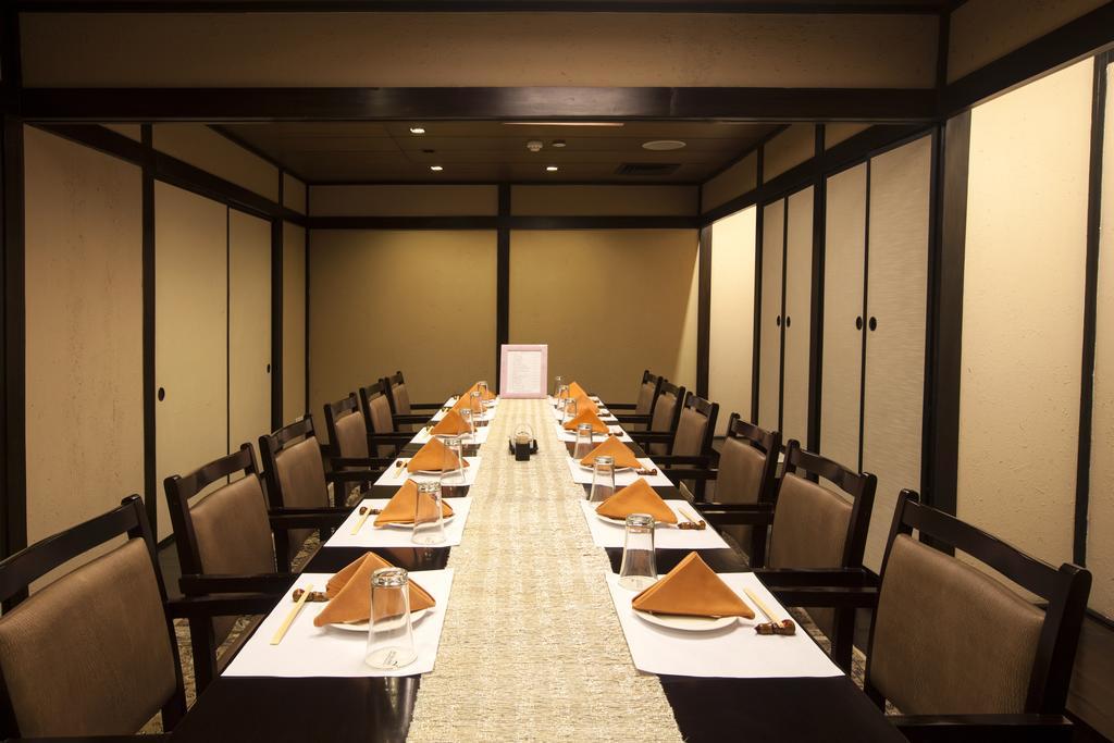 Avalon Courtyard Hotel 4*