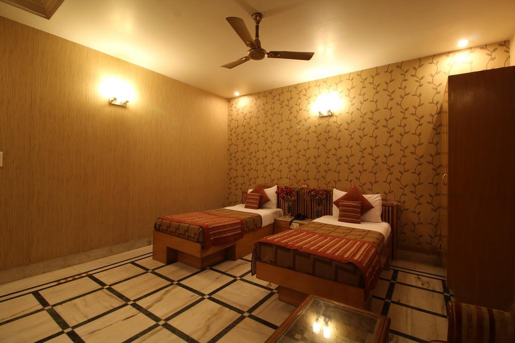 Singh International Hotel