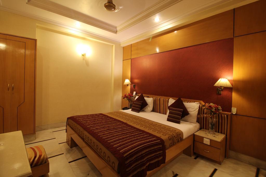Singh International Hotel