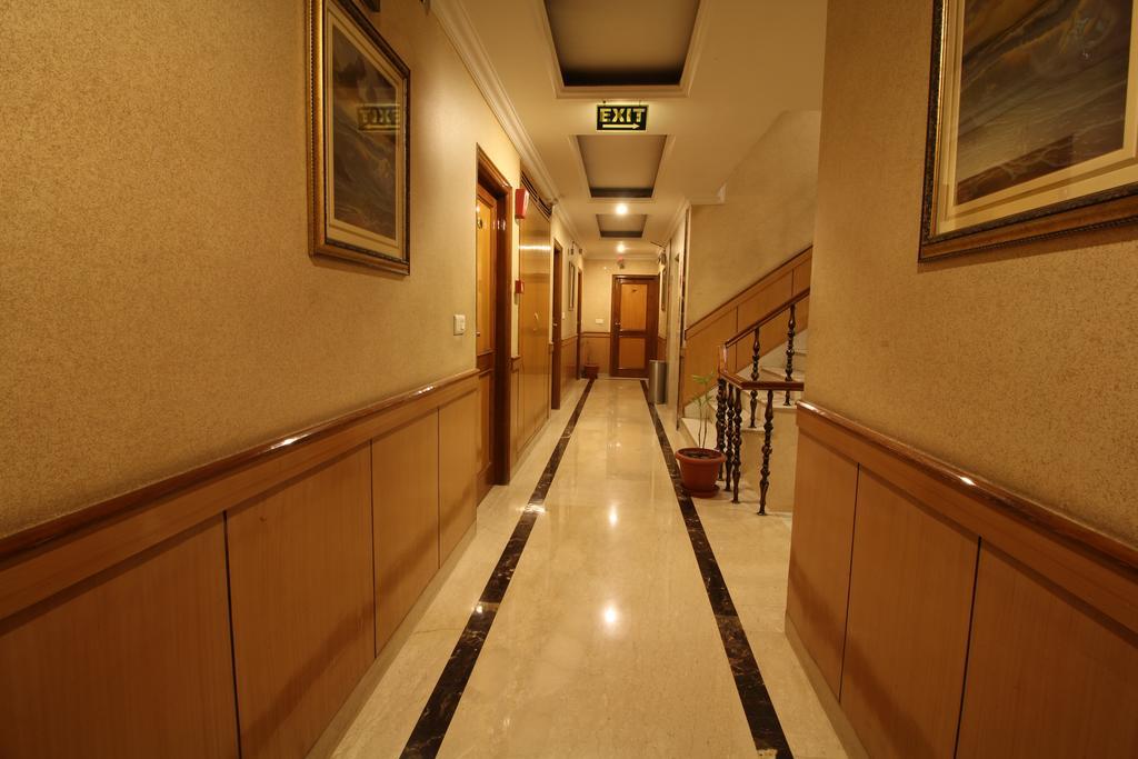 Singh International Hotel