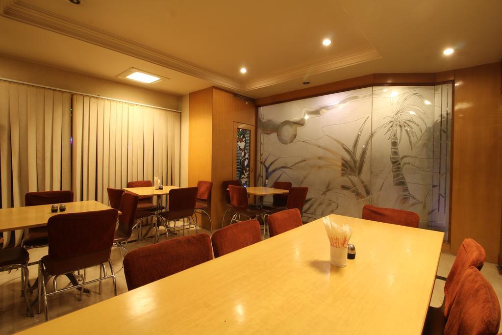 Singh International Hotel 3*
