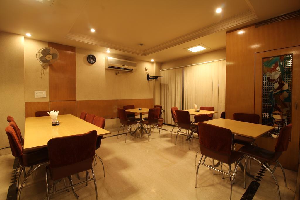 Singh International Hotel 3*