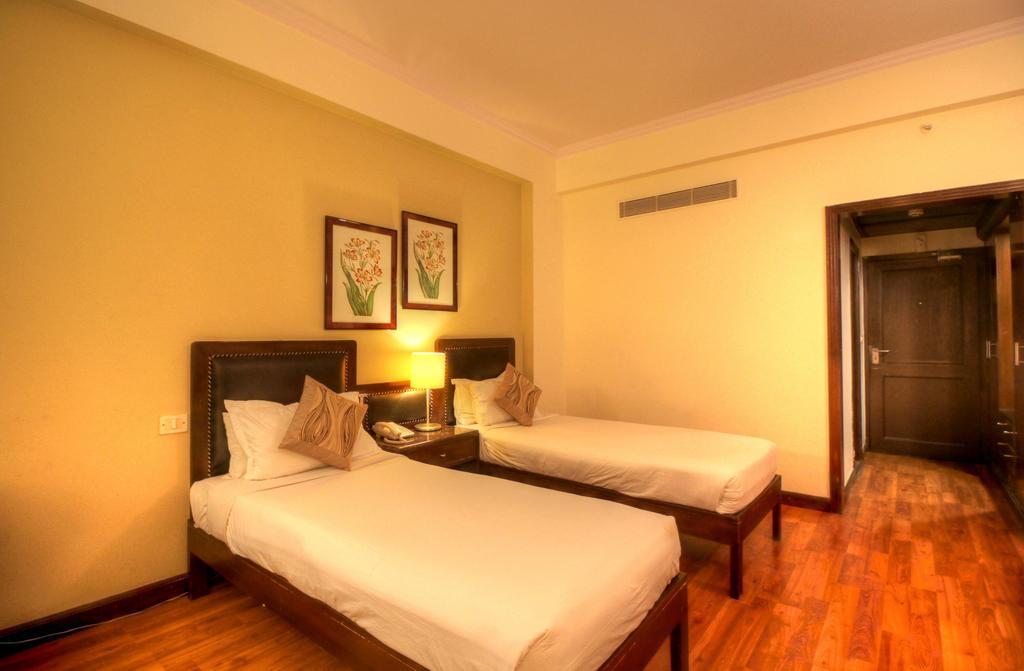 The Claremont & Convention Centre 3* New Delhi