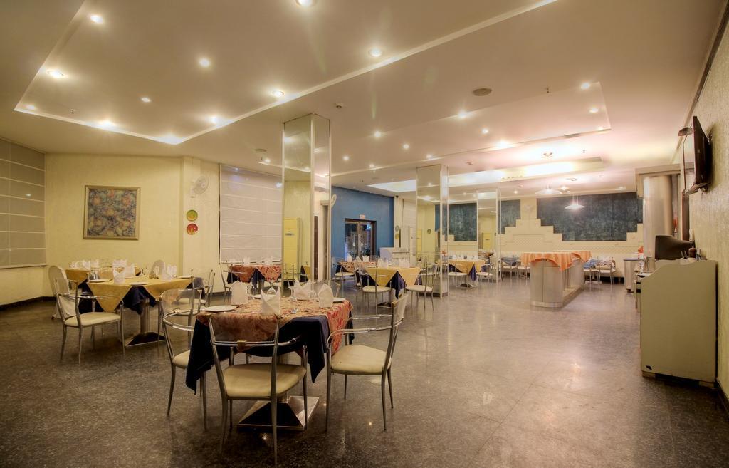 The Claremont & Convention Centre 3*