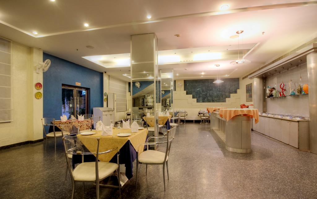 Hotel The Claremont & Convention Centre 3*