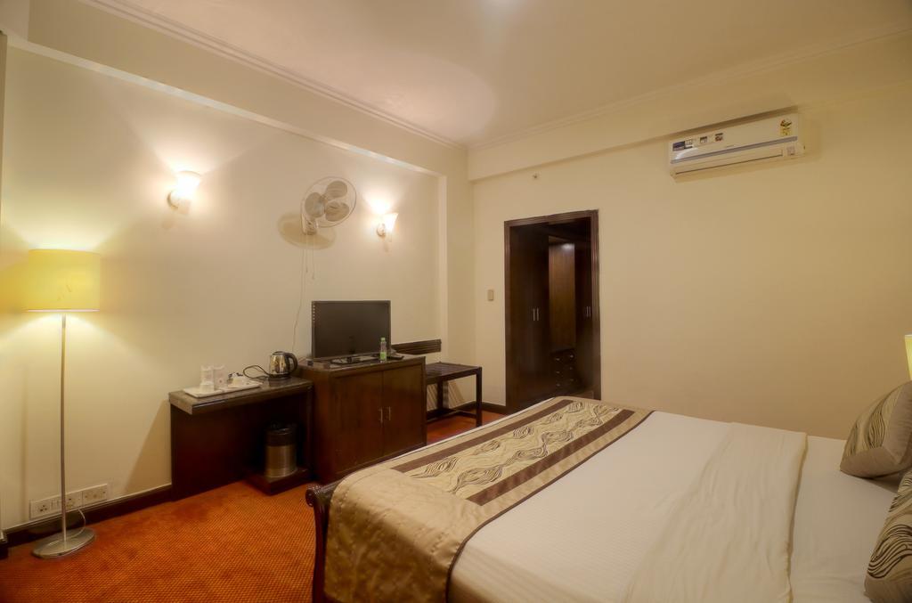 The Claremont & Convention Centre 3* New Delhi