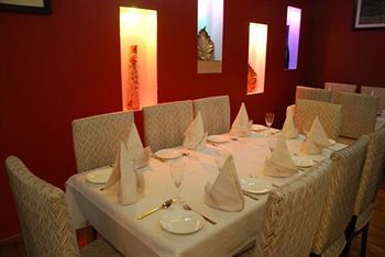 Airport Le Seasons Hotel