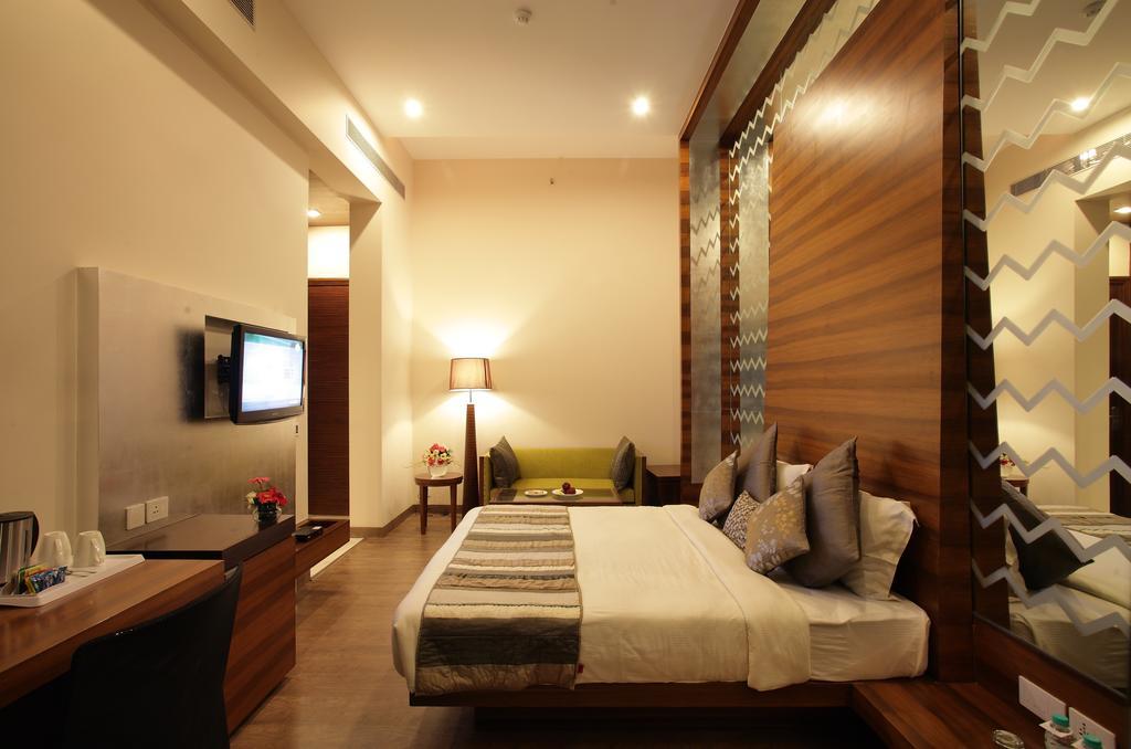Oodles Hotel