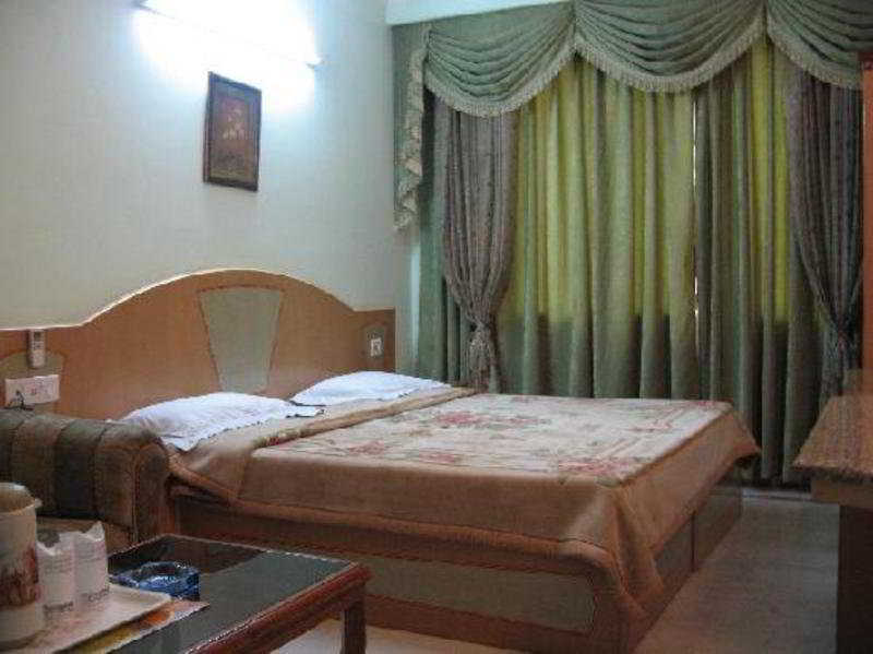Hotel The Crest