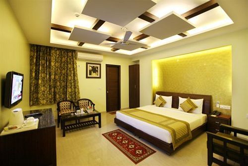 Airport Le Seasons Hotel