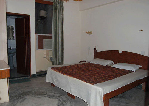 Jyoti Deluxe Hotel