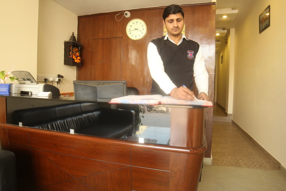 Clayton Near Igi Airport Delhi