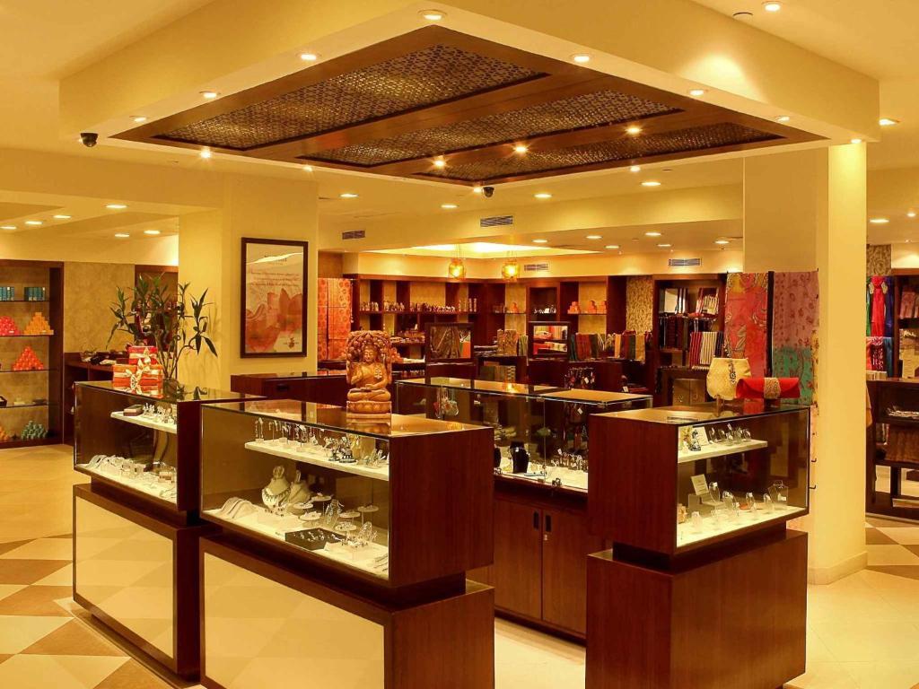 The Metropolitan & Spa Hotel