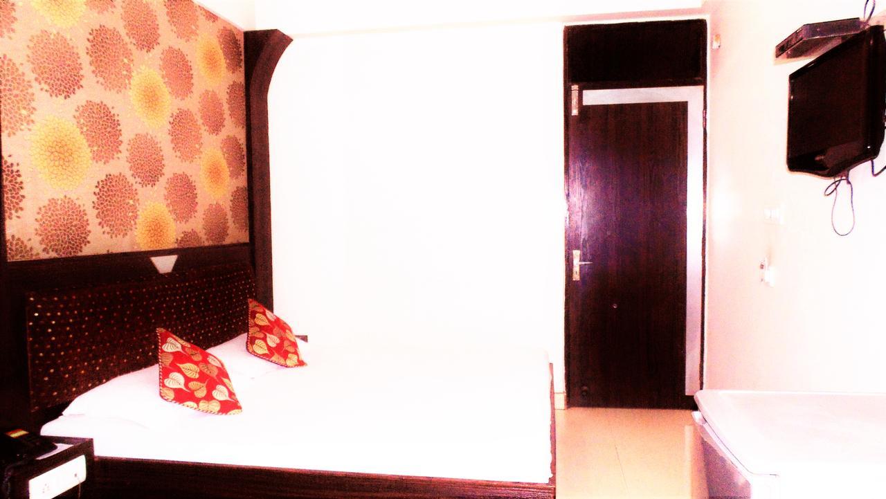 Hotel Maharaja Continental 2*