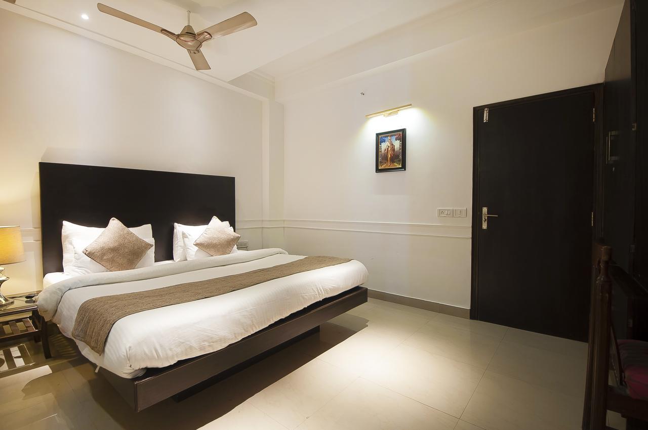 Airport Hotel De Aura Delhi Airport 3*