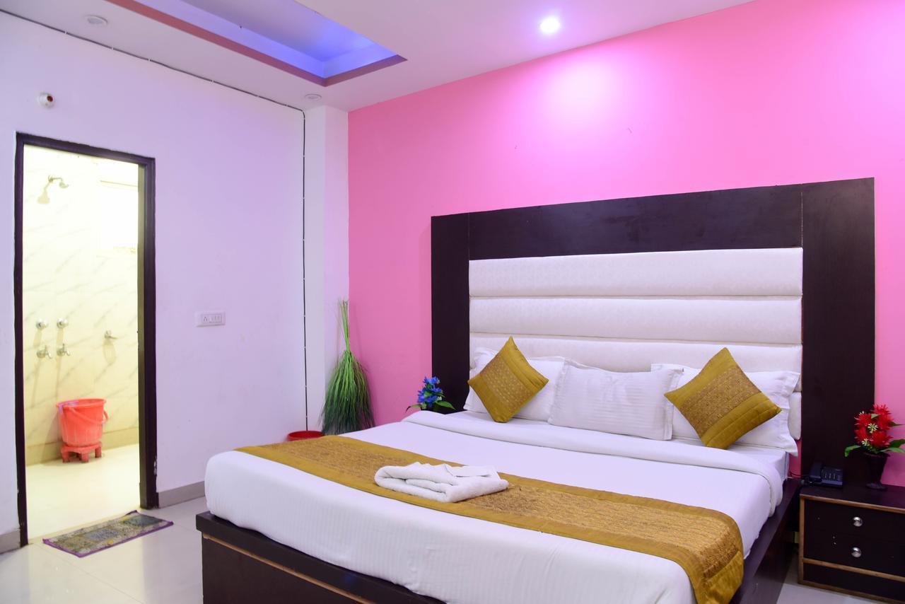 Rudraksha Plaza Hotel Samalkha
