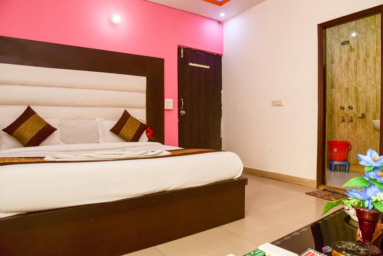 Rudraksha Plaza 3*