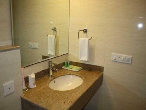 Classic Diplomat Hotel 3*