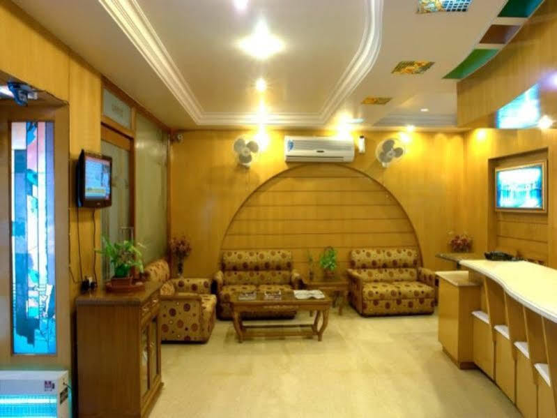 Singh International Hotel 3*